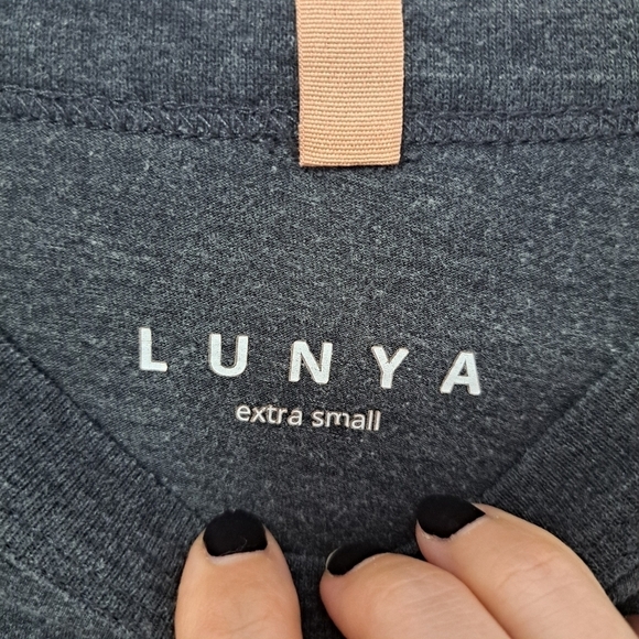 Lunya Restore base restore tee charcoal grey XS - Picture 5 of 6
